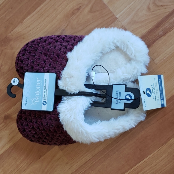 Isotoner slippers - Picture 1 of 3